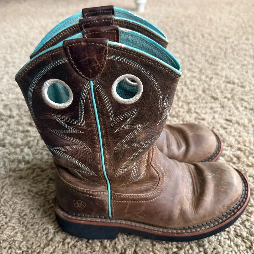 ARIAT Girls Brown Leather Cowboy boots. Size Kids size 3